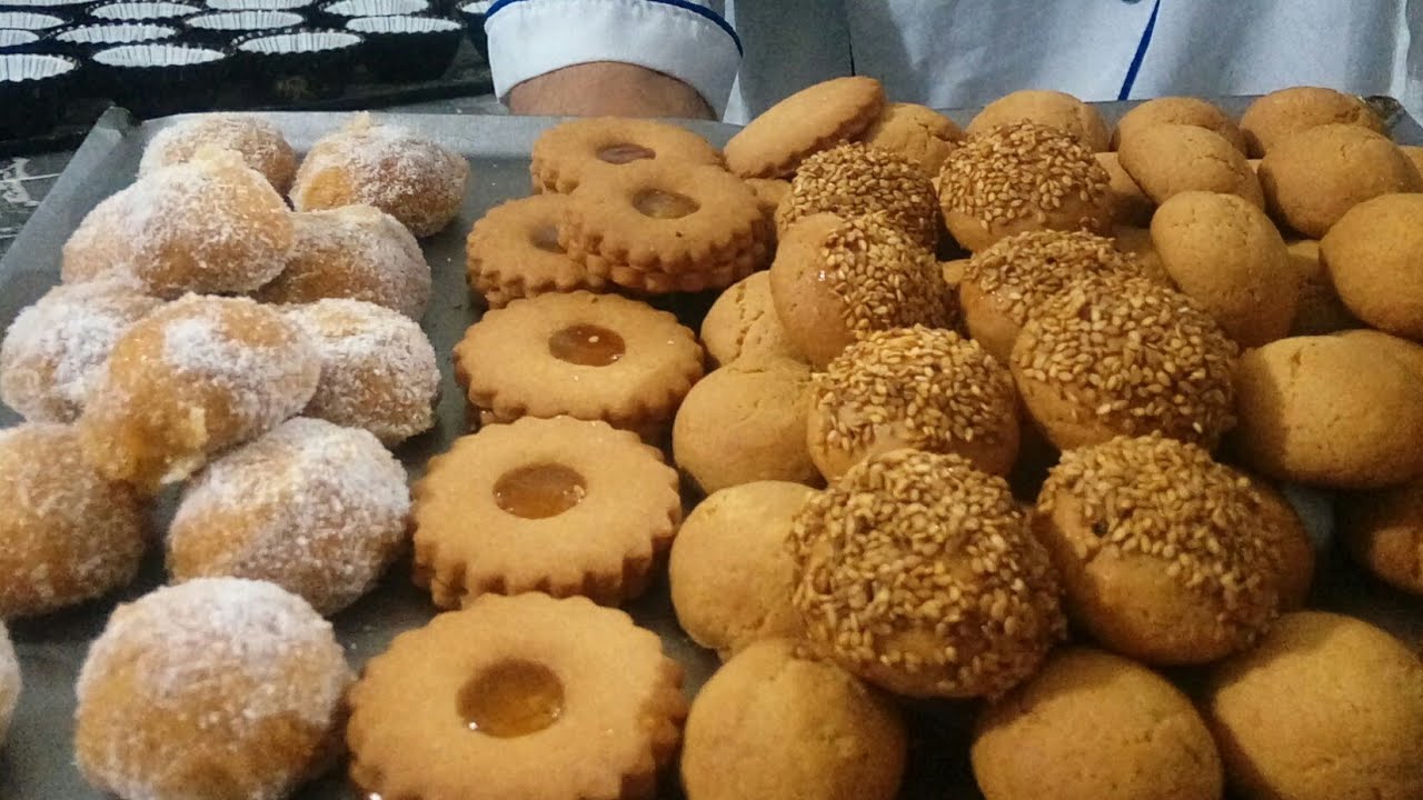 صابلي + غريبة منوعة بدون زيت وبدون بيض بالياغورت وبعض المكونات