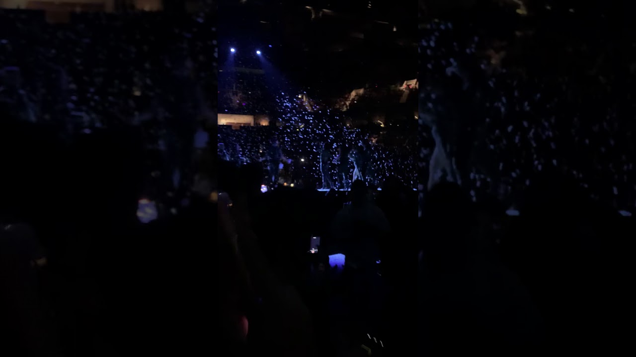 Ariana Grande SWT Brooklyn Night 3 NASA