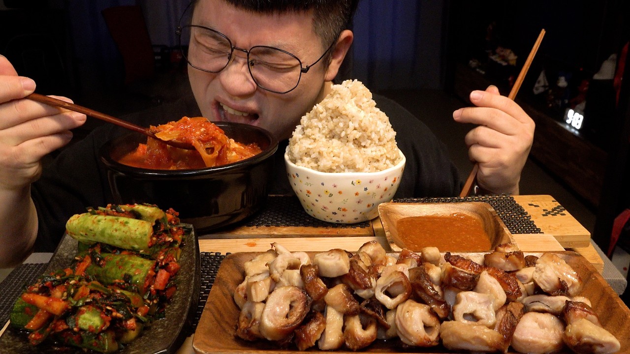 먹방창배 돼지막창 꼬릿 구수하게 구워서 김치찌개 그리고 오이소박이 대박 레전드 먹방 Grilled Pork Tripe eatingshow realsound koreanfood Mu