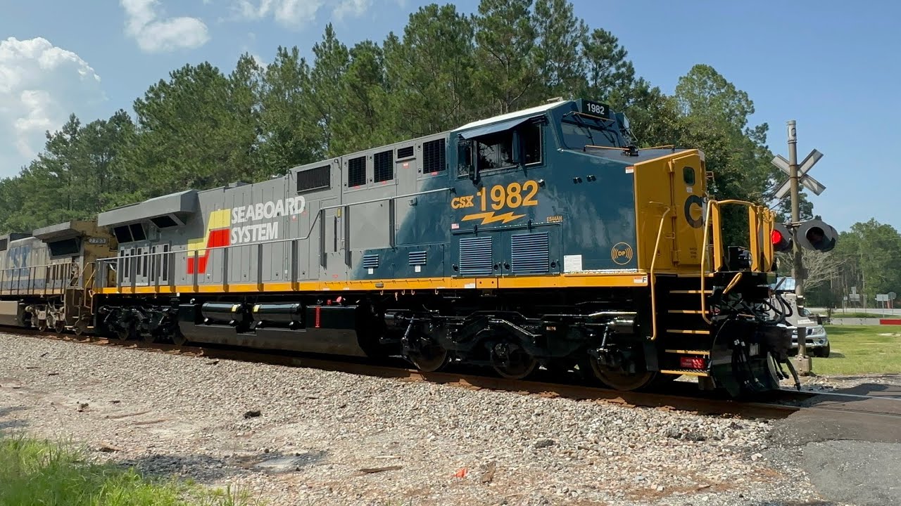 (HD) CSX 1982 Seaboard Heritage leading M441-01 at Waycross, GA 7-1-23￼
