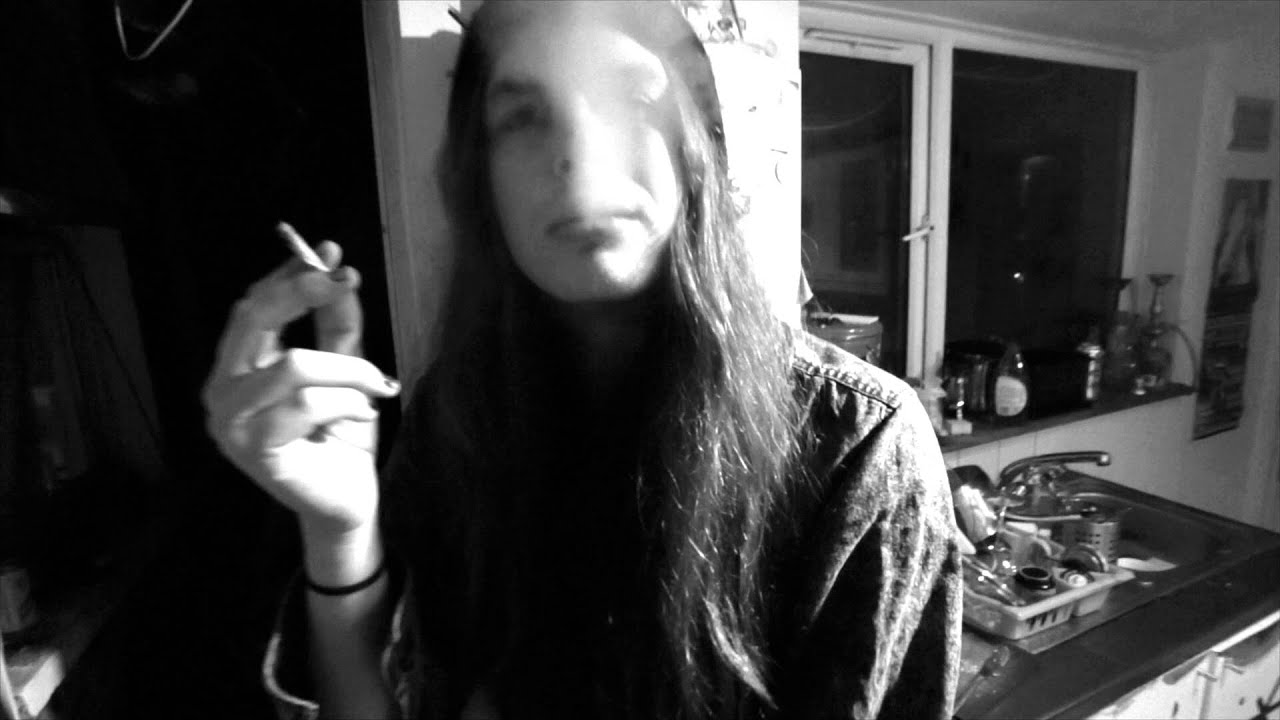 Ulrika Spacek - 'Strawberry Glue' (Official Video)