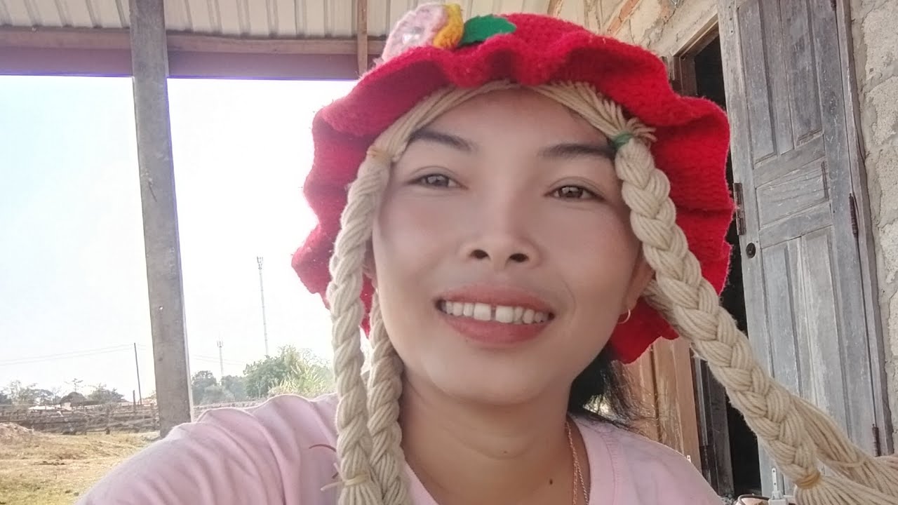 เอี้ยงสาวลาว ชาแนล กำลังถ่ายทอดสด!