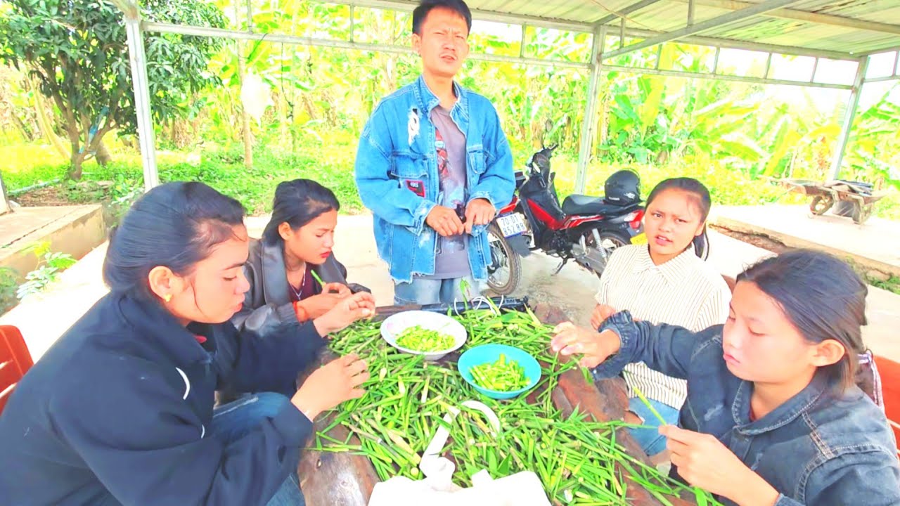 น้องๆร่วมมือร่วมใจกันช่วยหาของกินไปทําอาหาร14 มีนาคม ค.ศ. 2026
