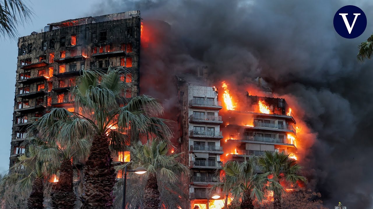 Un enorme incendio en Valencia devora un edificio de 14 pisos | INCENDIO | La Vanguardia