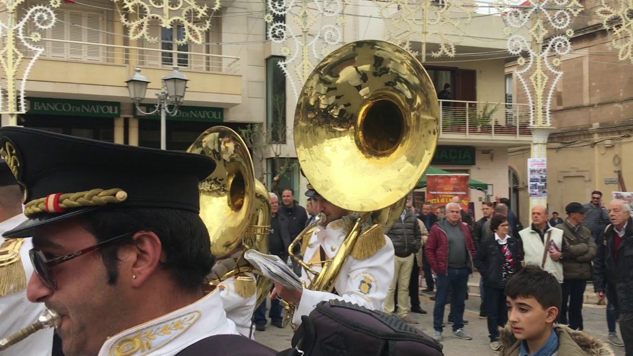 Adelfia San Trifone 2017 - Arrivo della banda “G. Piantoni” Città di Conversano