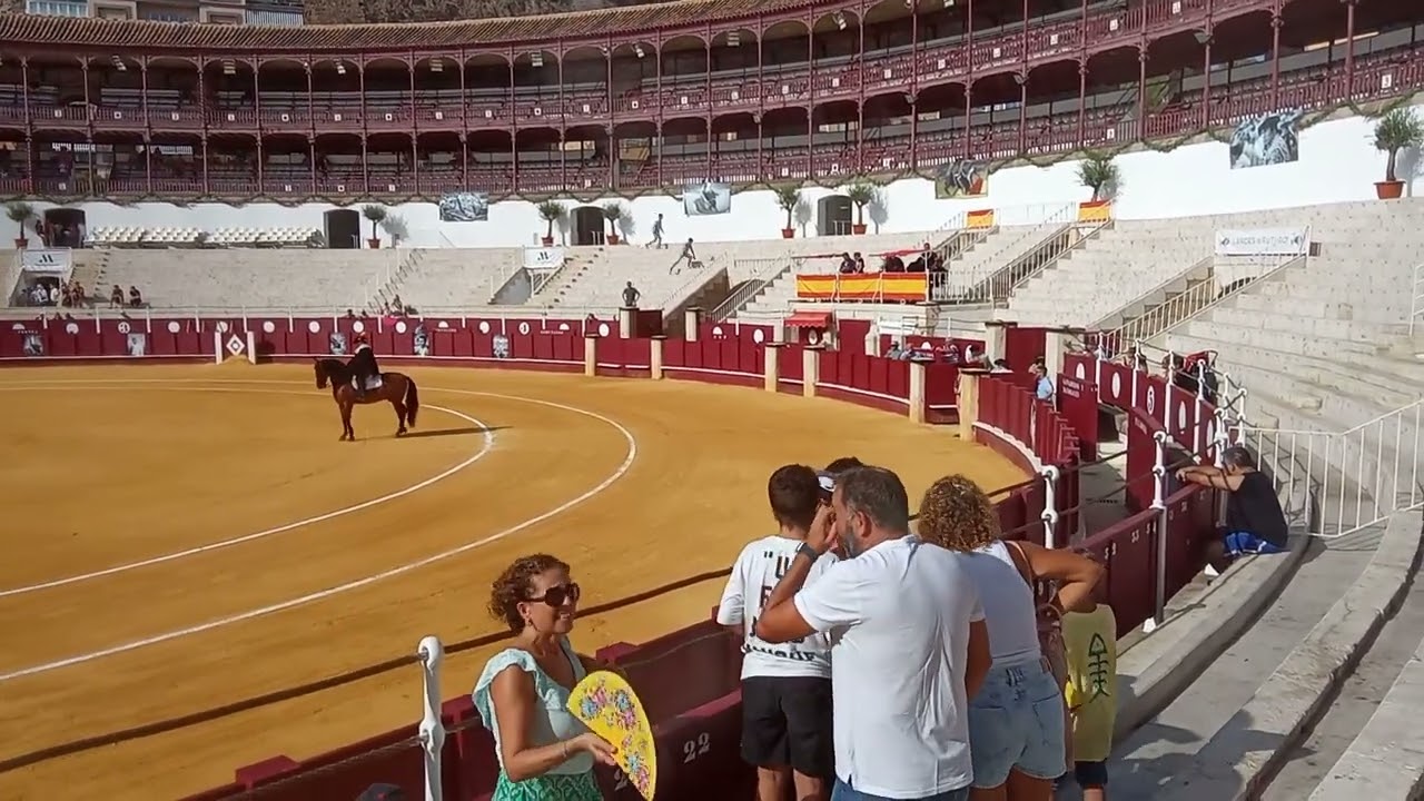 PAN Y TOROS  - Feria de Málaga  - Banda de Música Miraflores Gibraljaire - Plaza de toros