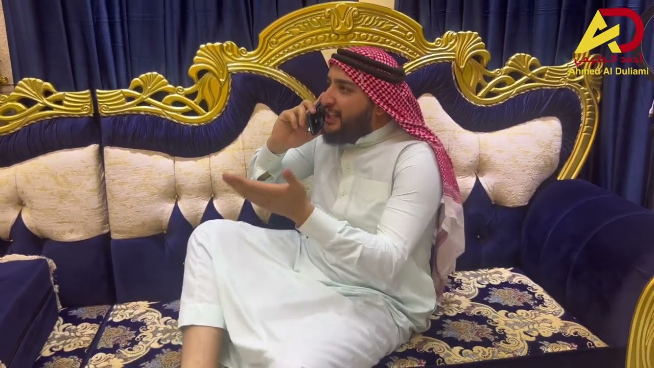 من تروح اجيب الحلال الجديد وابنك يريد ياخذ فرة بالحلال الجديد 😂