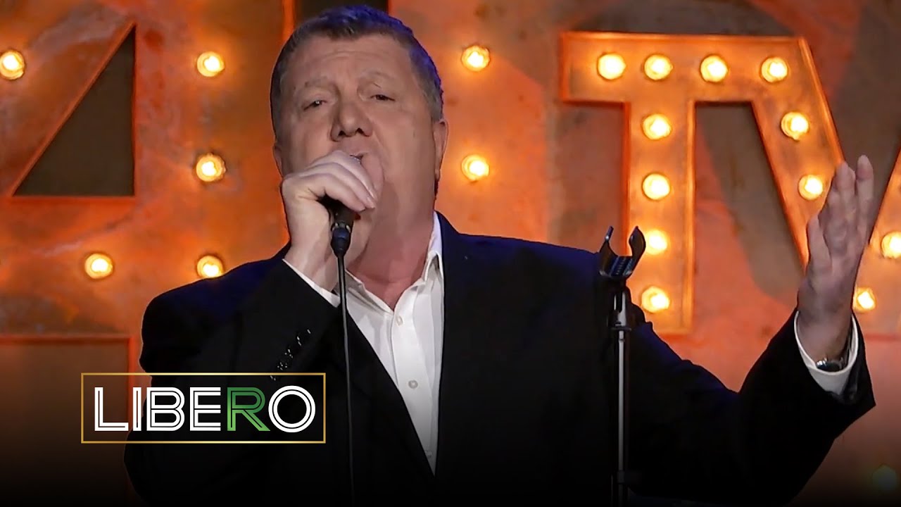 Milaim Zeka e ndez atmosferën në skenën e Liberos, me këngën “Ani Moj Shqipni” - ATV