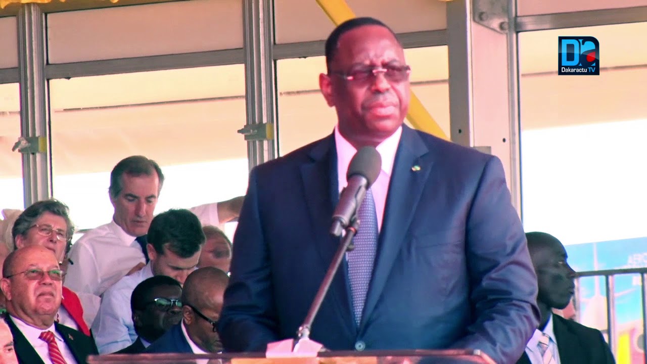 AIBD : Macky Sall rend hommage à Abdoulaye Wade