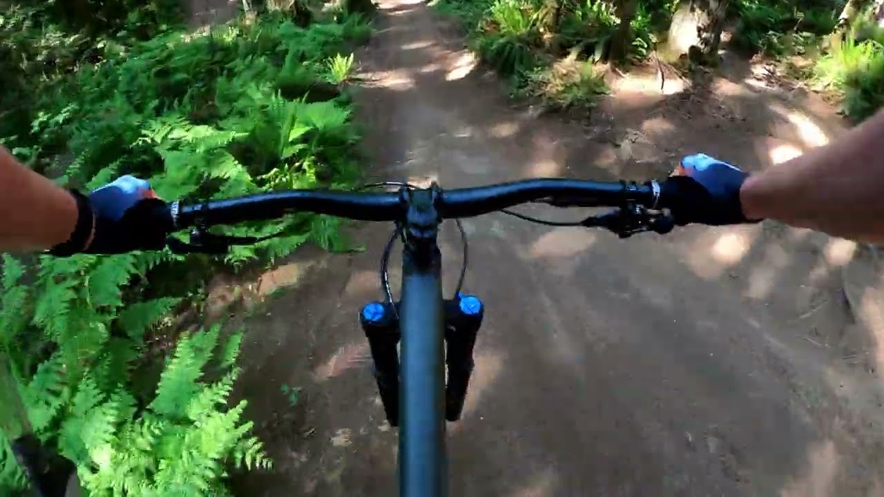 First Ride at Duthie Hill MTB Park near Seattle, WA | Big drops, big jumps and big cases!