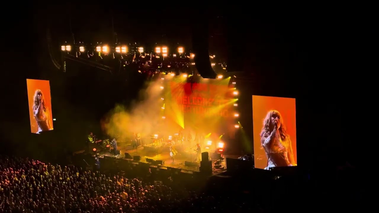 Paul Heaton (Featuring Rianne Downey.). Don’t Marry Her.