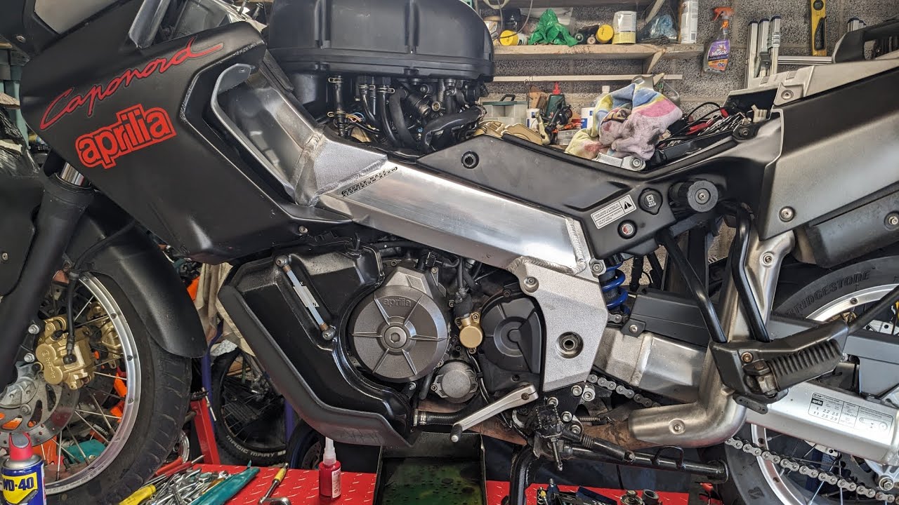 Замена охлаждающей жидкости в Aprilia Caponord