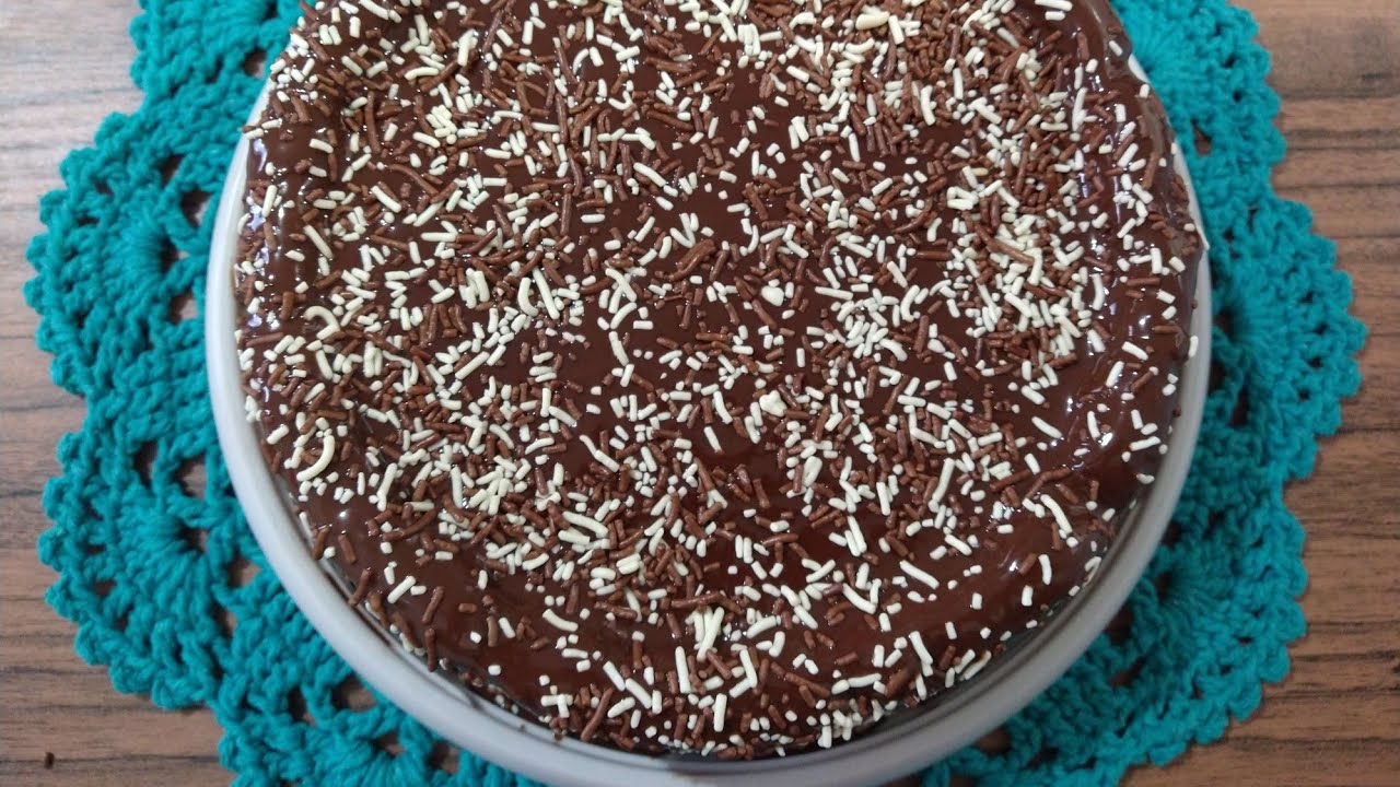 Bolo de chocolate - BOLO DE MASSA PRONTA FLEISCHMANN