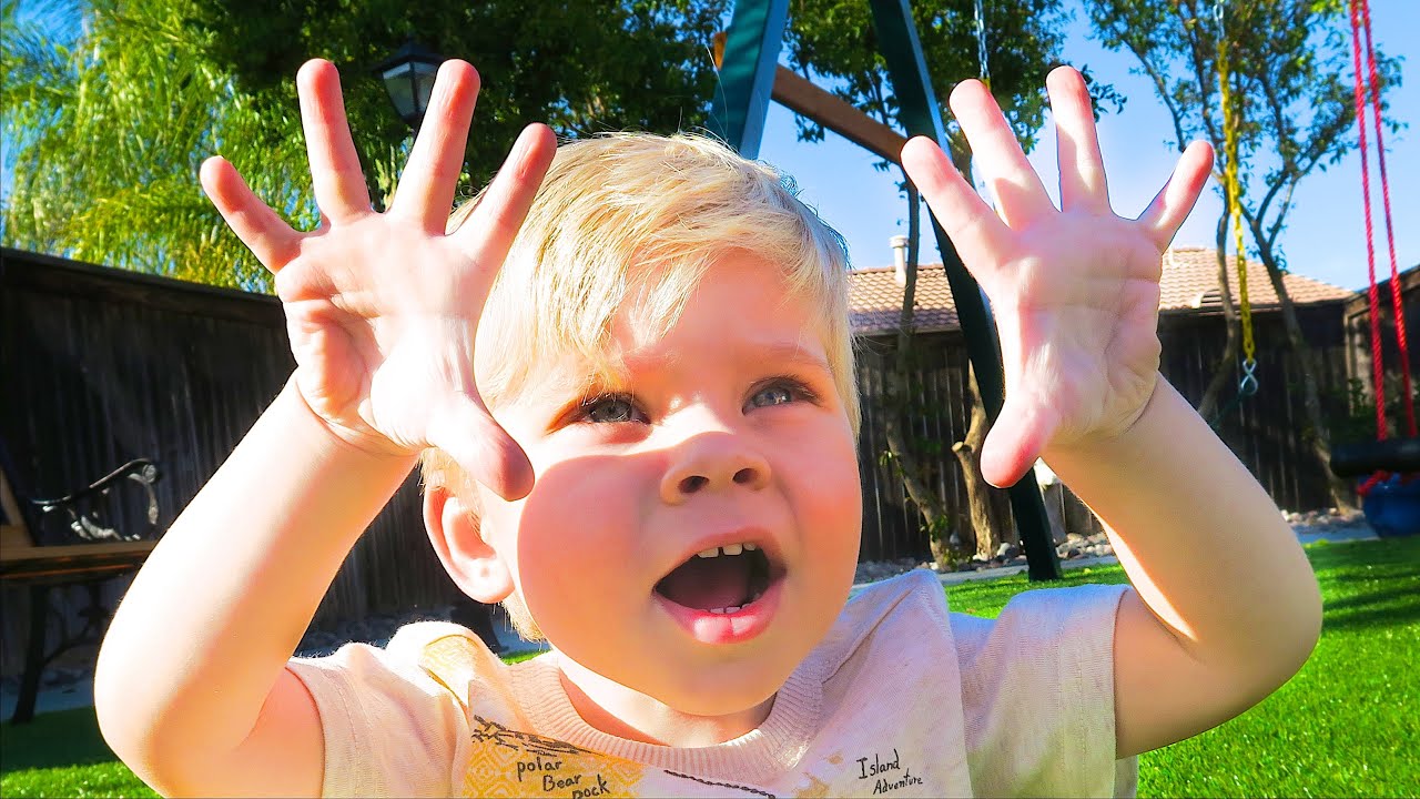 TODDLER COUNTS TO TEN!! 10!