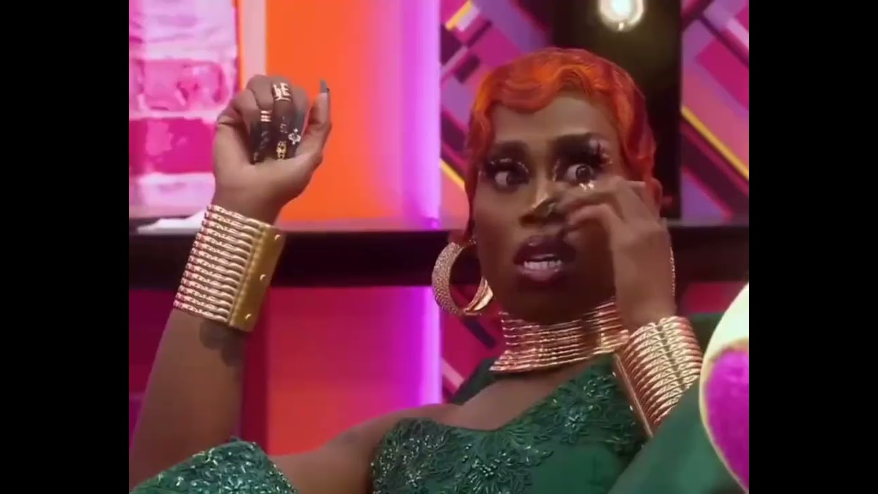 Stan twitter: miss gurl having a breakdown while playing legs, hips, body by kandi.
