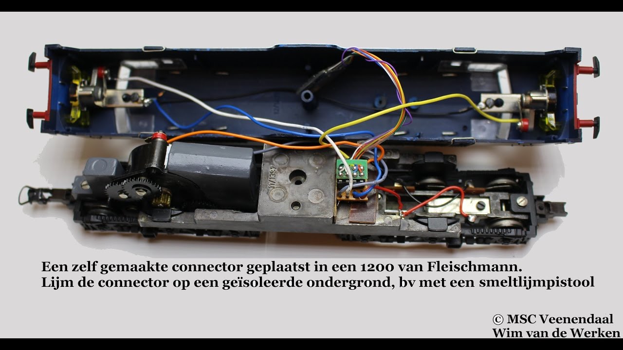 Hoe maak je een connector voor een NEM 652 stekker van een decoder.