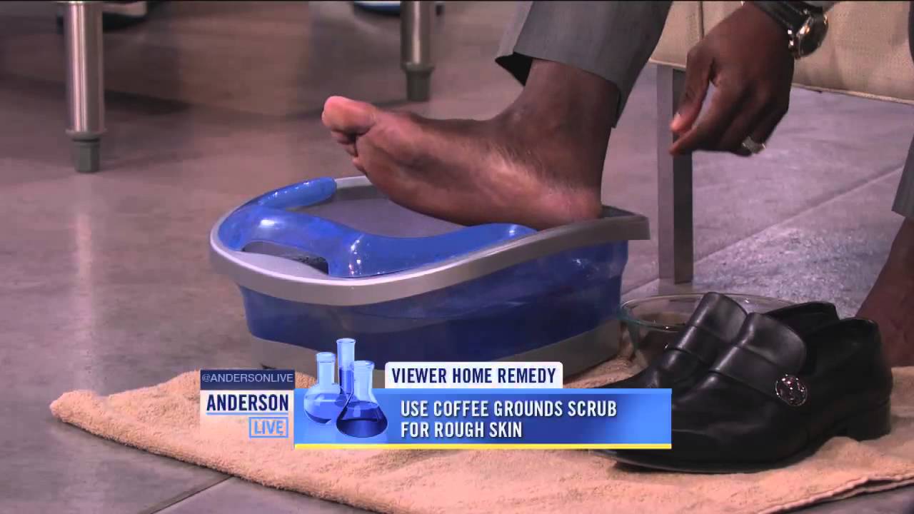 Anderson and Emmitt Show Their Feet