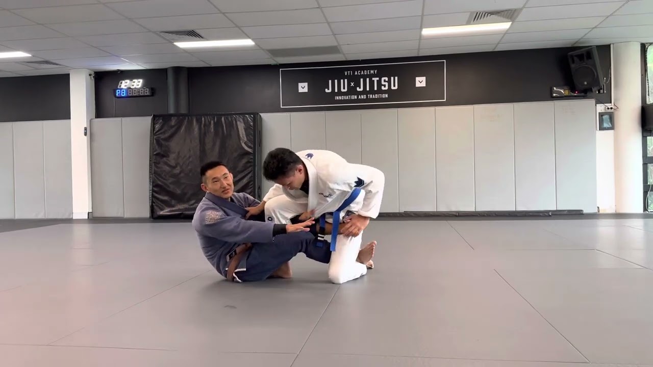 Sit Up Guard - Transition to De La Riva X and Single Leg