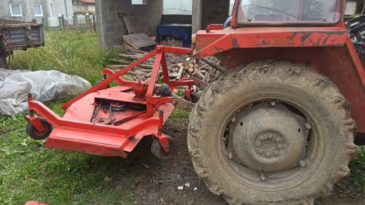 tarup za traktor kosi voćnjake i travu