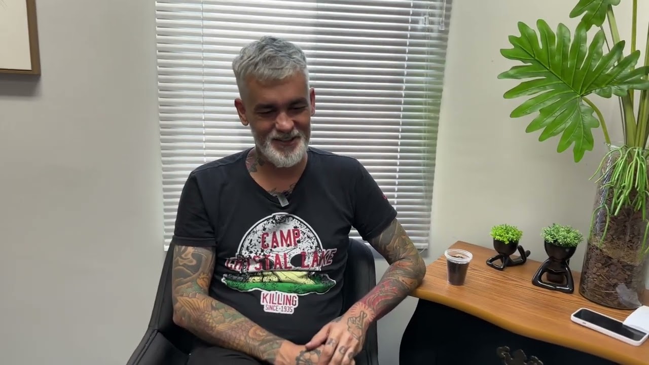 Esteban Tavares, ex-baixista da Fresno fala sobre a carreira e dificuldades com a saúde
