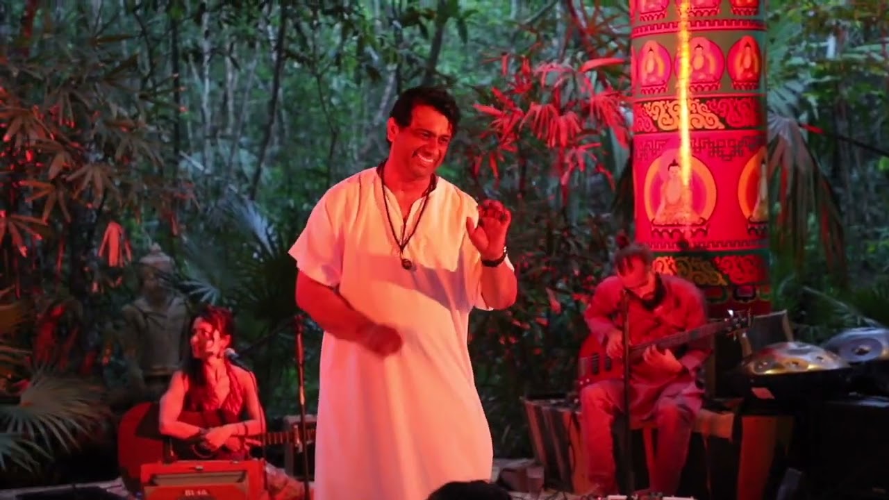 OSHO Bhajan - Tumse Nazar Mili ( Voice: Yog Nanak)