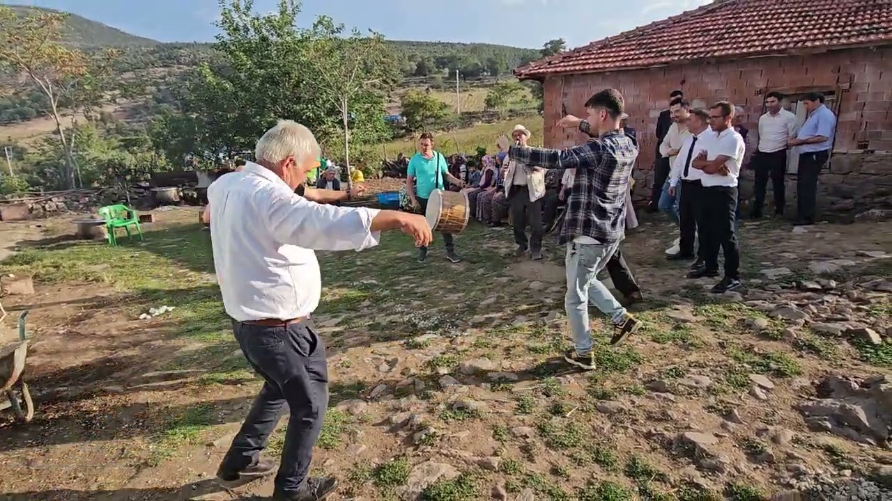 DEMİRCİ'nin SAĞNIÇ KÖYÜNDE TUNCAY BOZTAŞ'IN DÜĞÜN TÖRENİNDEN GÖRÜNTÜLER 21-09-2024