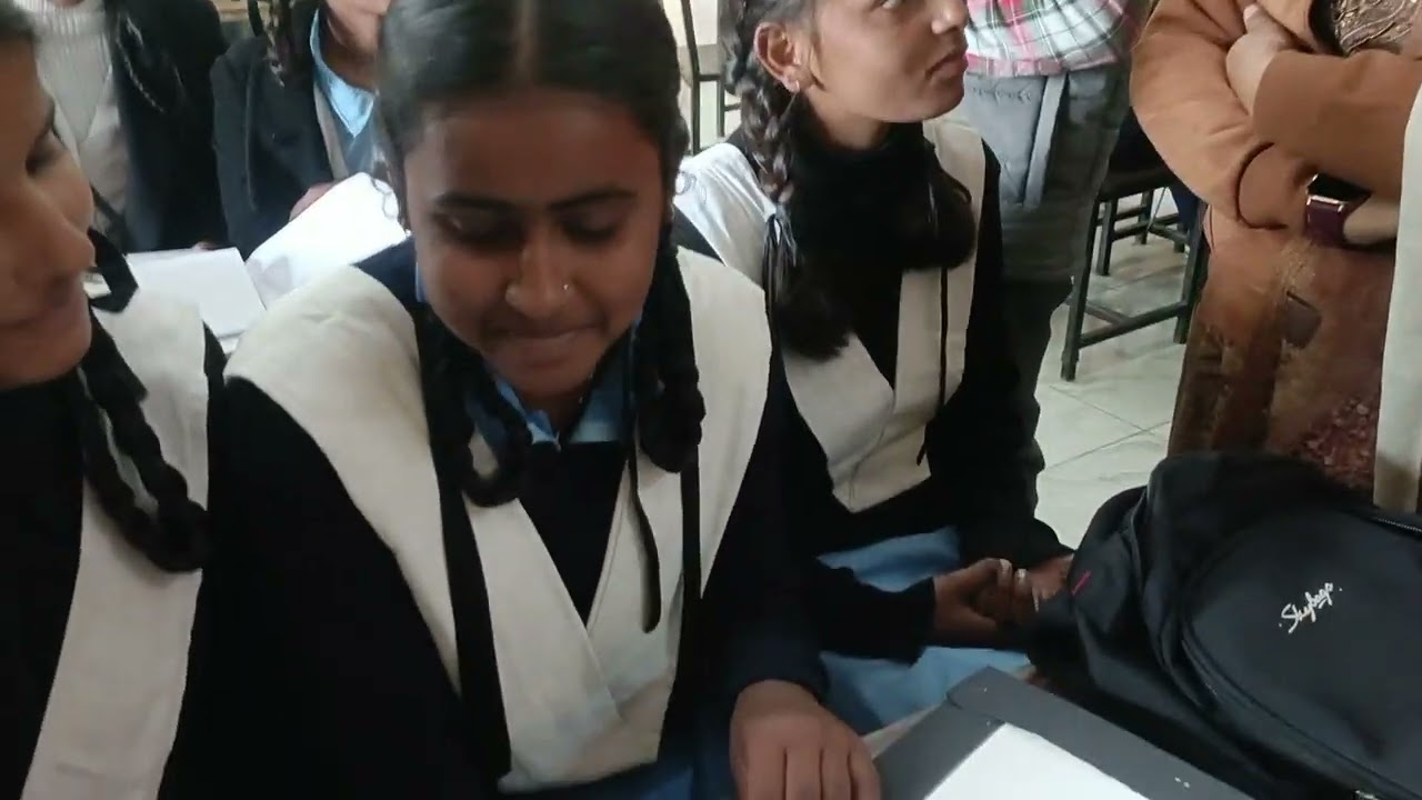 राजकीय औद्योगिक प्रशिक्षण केंद्र गदरपुर सिलाई कढ़ाई आई के बारे में जानकारी लेते हुए🇮🇳💯🙏