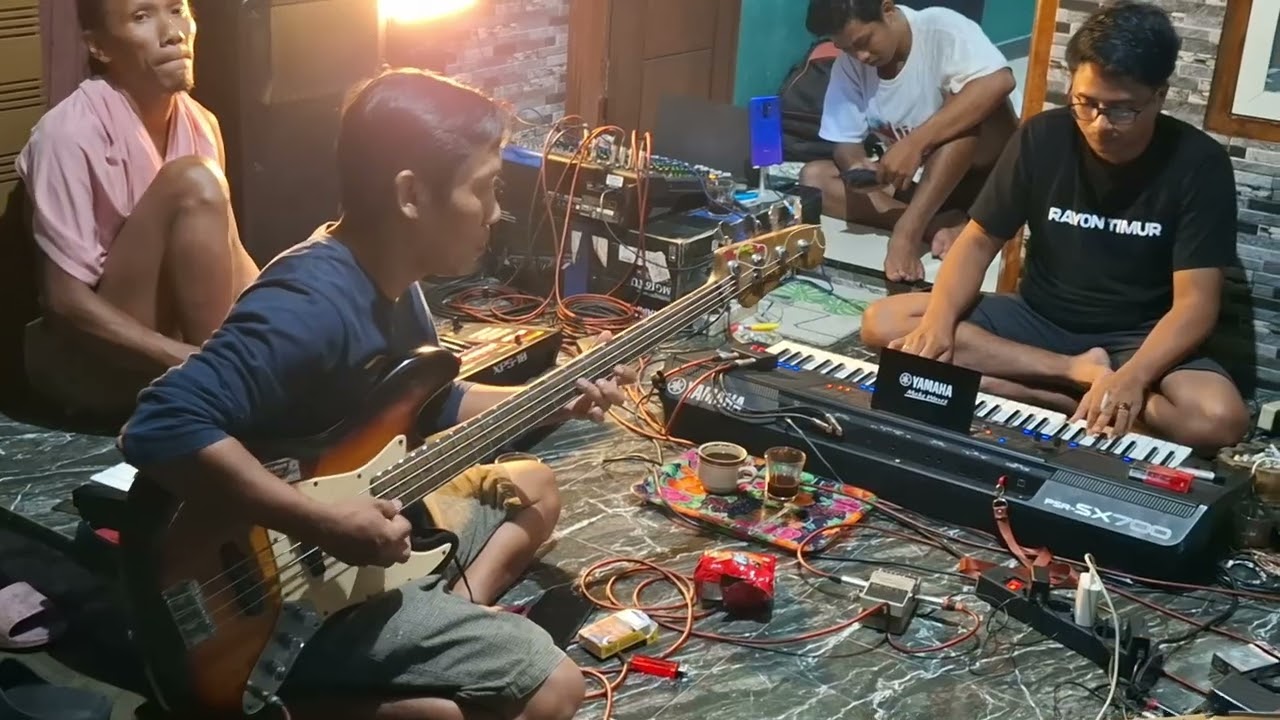 KERANDA CINTA - OM. Pelangi Abadi