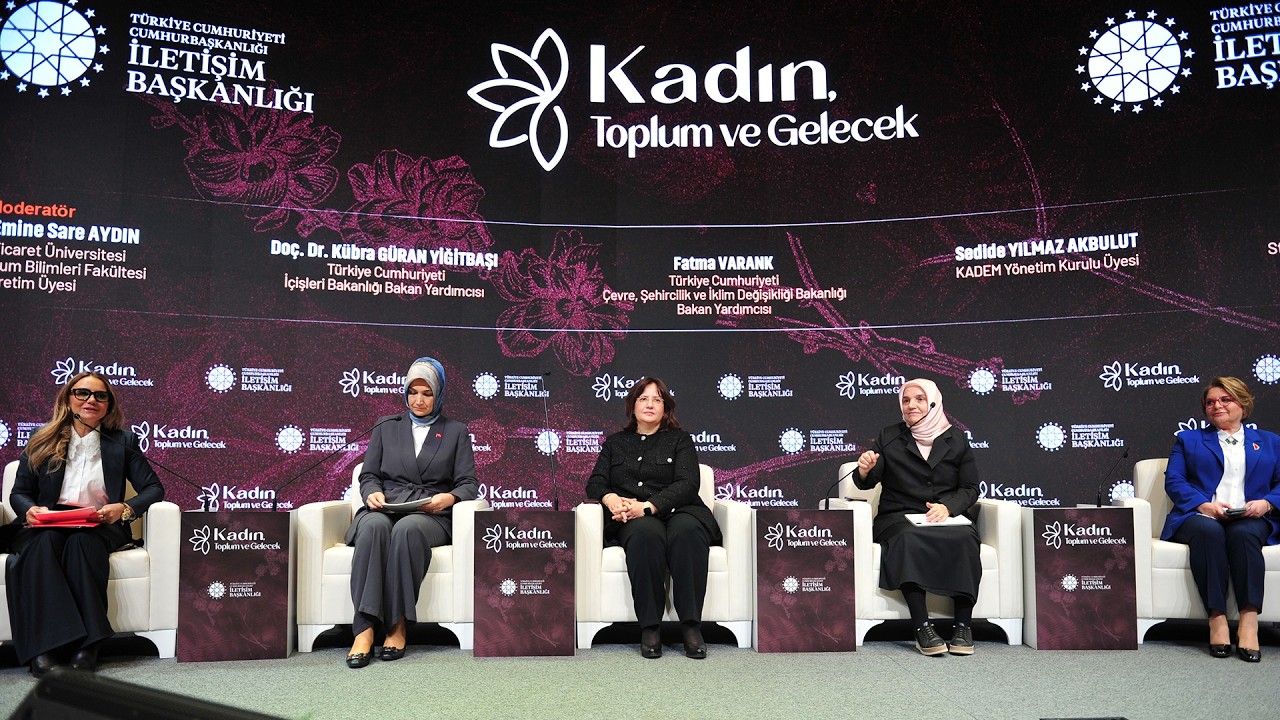 Kadın, Toplum ve Gelecek Paneli Oturumu