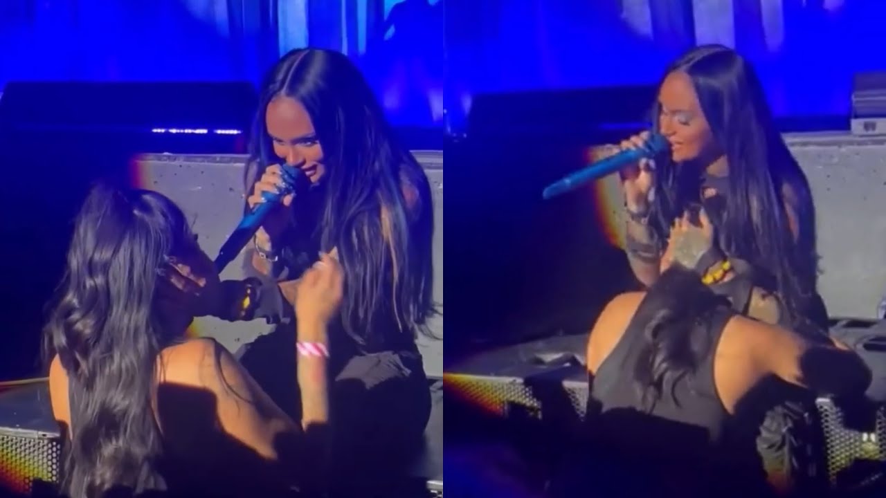 Kehlani singing for a fan during &ldquo;Melt&rdquo; on the BWR Tour in Toronto.