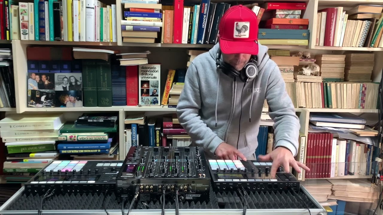 👽Alex Fain 👽Live with Maschine Plus X2  ( Live Techno )
