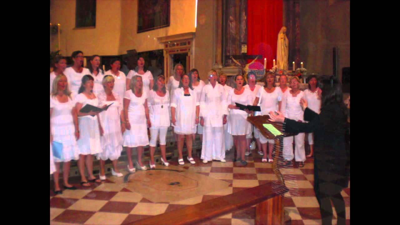 Taretausene Synger Sensommerkveld