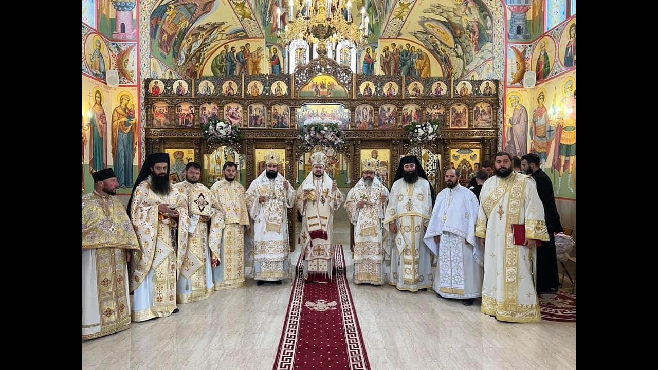 În slujba binelui:Biserica din satul Cucoara, Cahul, sfințită de Ierarhi de pe ambele maluri de Prut
