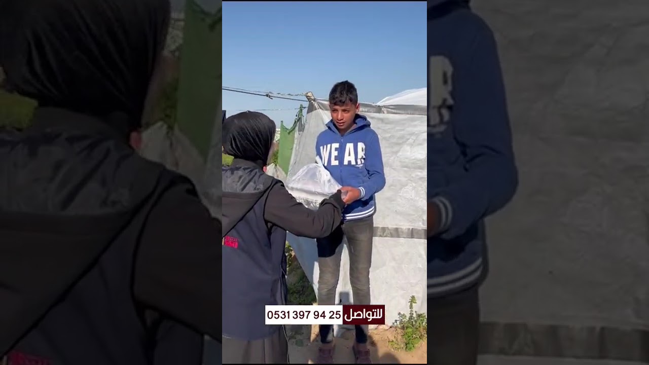 توزيع وجبات الإفطار على الأبطال رجال الدفاع المدني في قطاع غزة