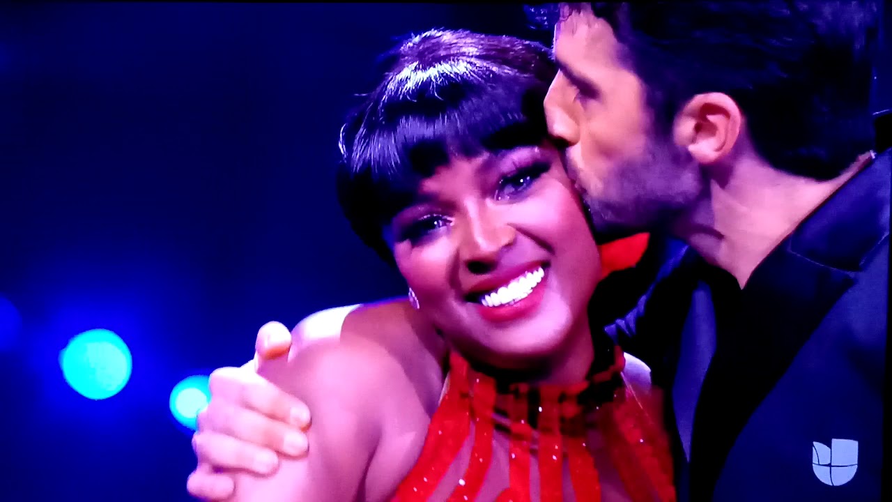 Amara la Negra bailando la llorona en MQB
