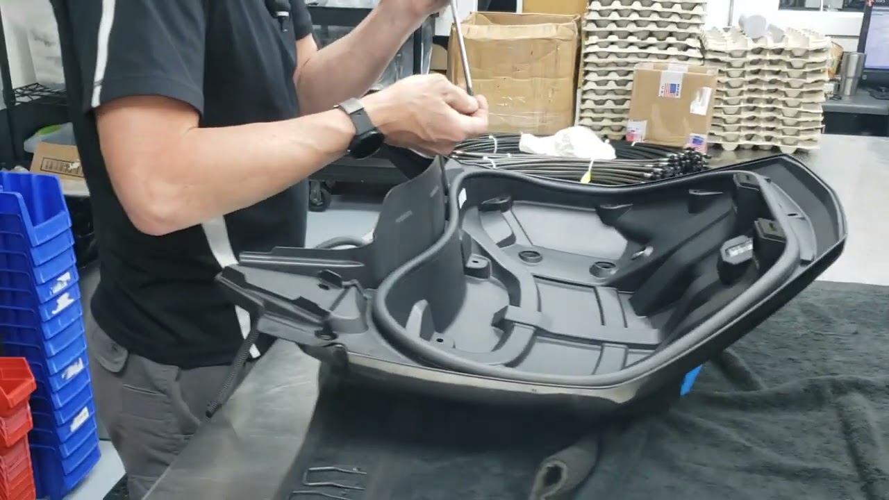 Install Hondaline Trunk Rack/Brake Light on 2021 Goldwing w Max McAllister of Traxxion Dynamics Pt 1