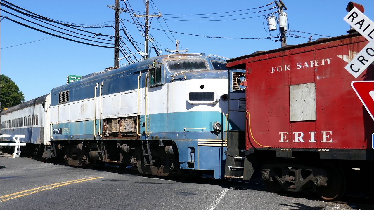 Yard Switching at PC Yard, Shunting a Hopper at Monroe Street and Switching onto the Dundee Spur