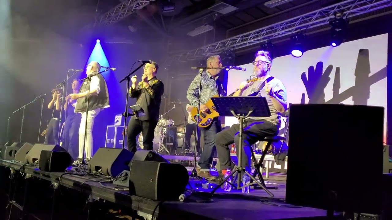 The Everly Pregnant Brothers - Lost Me Glove - Live @ The Octagon Sheffield - Christmas Special 2023