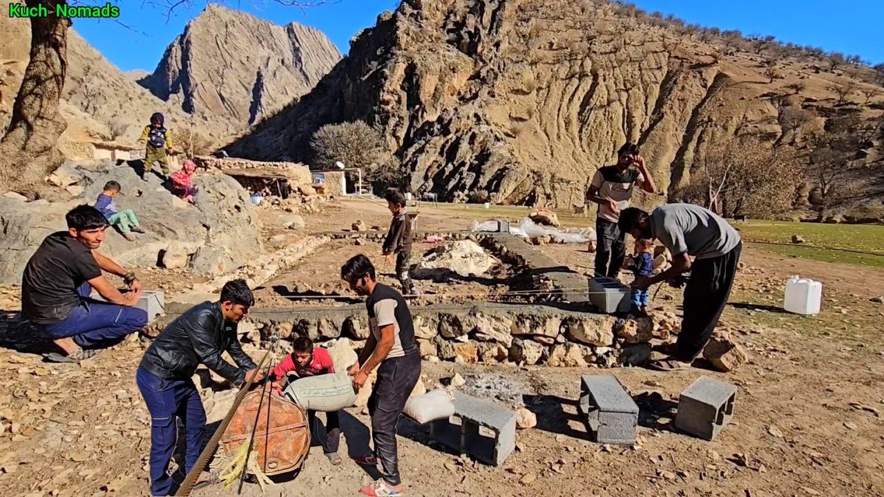 The nomadic life of Omid and Ali going to help Mahmoud to build a hut 