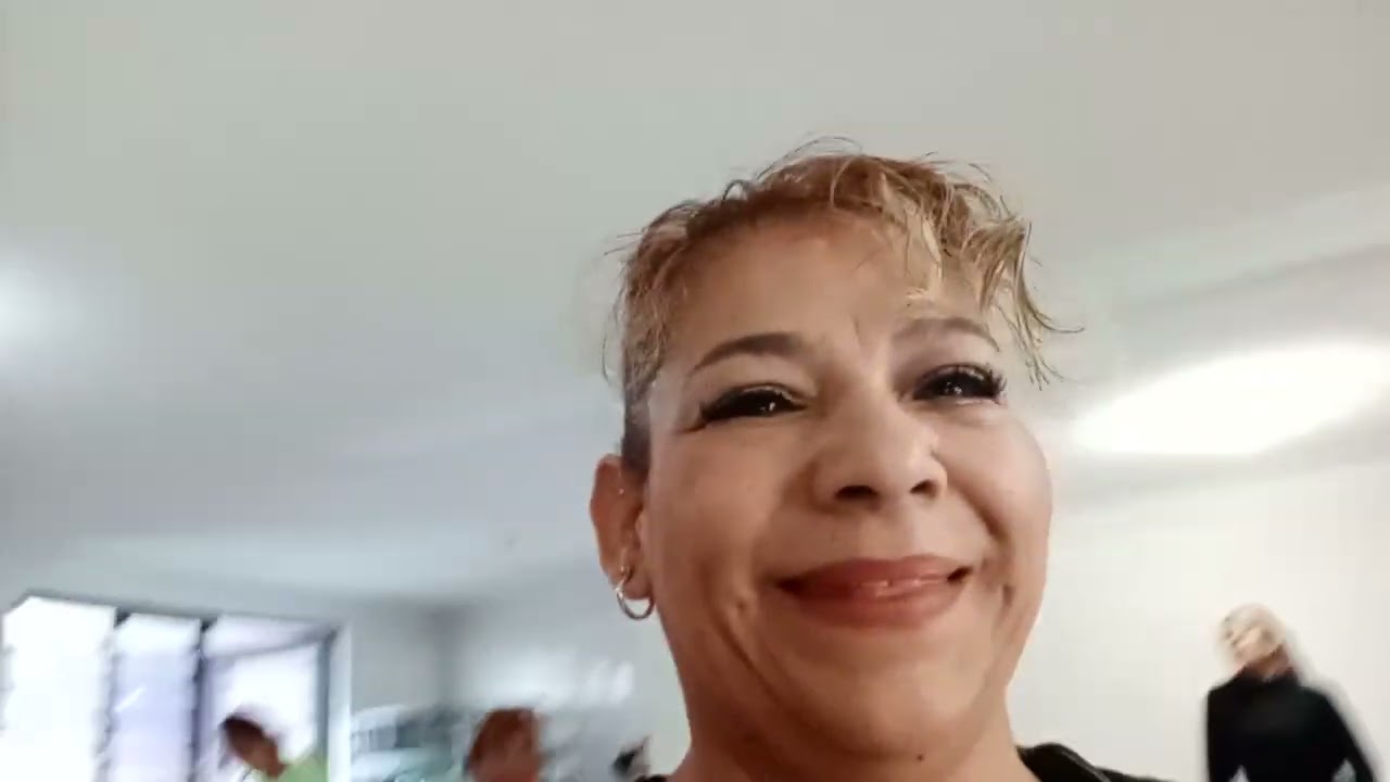 Clase de mini escaladora no cuento con derecho de música de fondo  solo recreación 