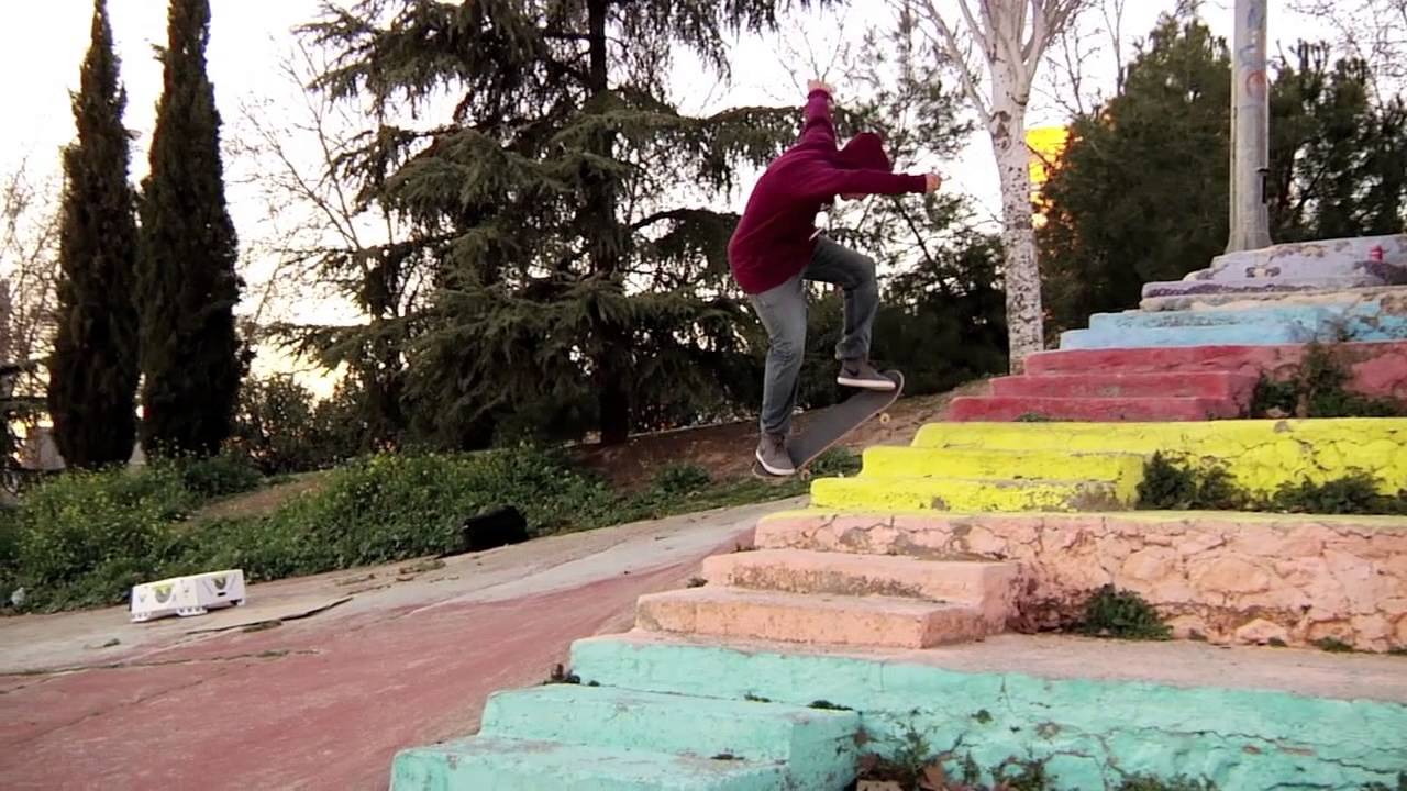 Kristoffer Hallgren f&ouml;r Bones Sverige