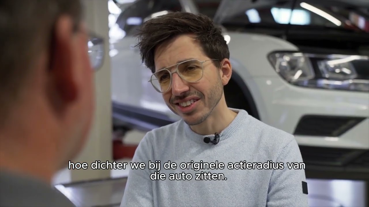 Hoe verloopt het onderhoud van Elektrische en hybride auto's?  | AutoFirst RTL Autowereld