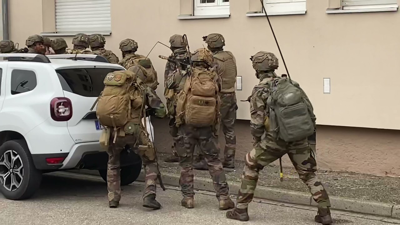 DÉMONSTRATION DE COMBAT EN ZONE URBAINE DE L’ARMÉE DE TERRE de MEYENHEIM a Neuf-Brisach (11/11/2021)