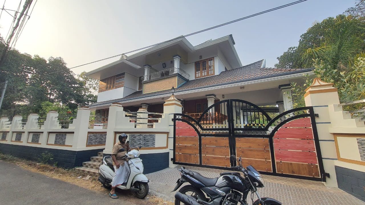 HOUSE FOR SALE IN THIRUVALLA NEAR PUSPAGIRI HOSPITAL
