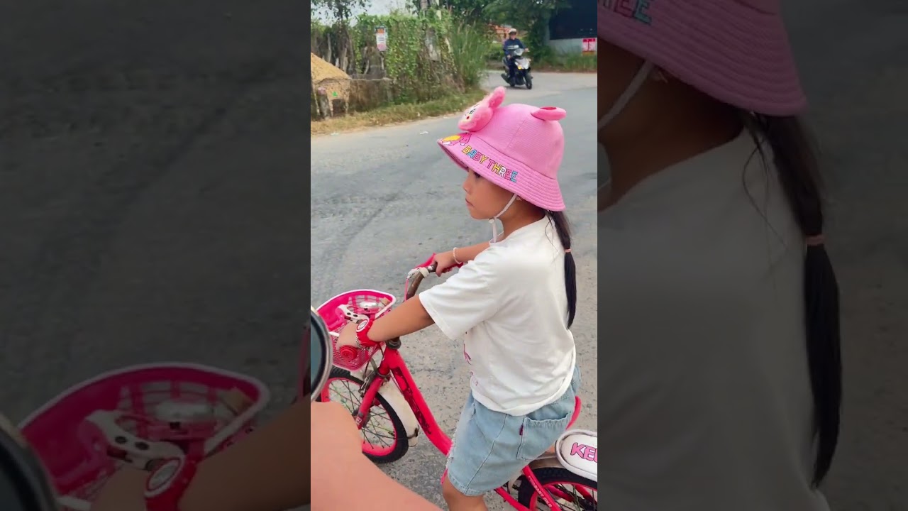 Cùng chị 2 chạy xe đạp nha. Xin mời các bạn cùng xem