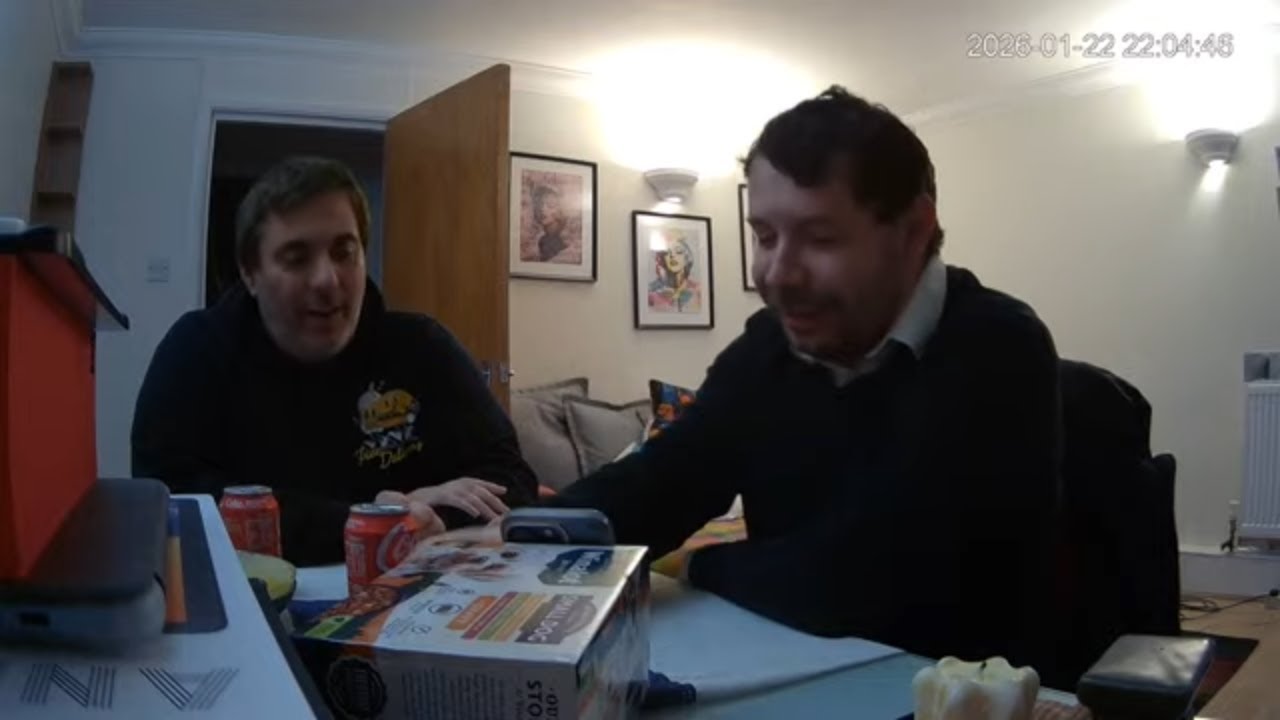 🔴 24/7 LIVE: Italian Couple in London - Real Life [DINING ROOM 🍽️] - MiGIPepeVibes - Cam 2