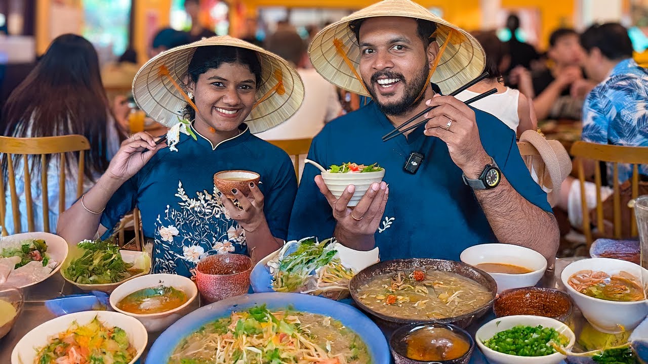 How to eat Vietnamese food? 🇻🇳 🍱 