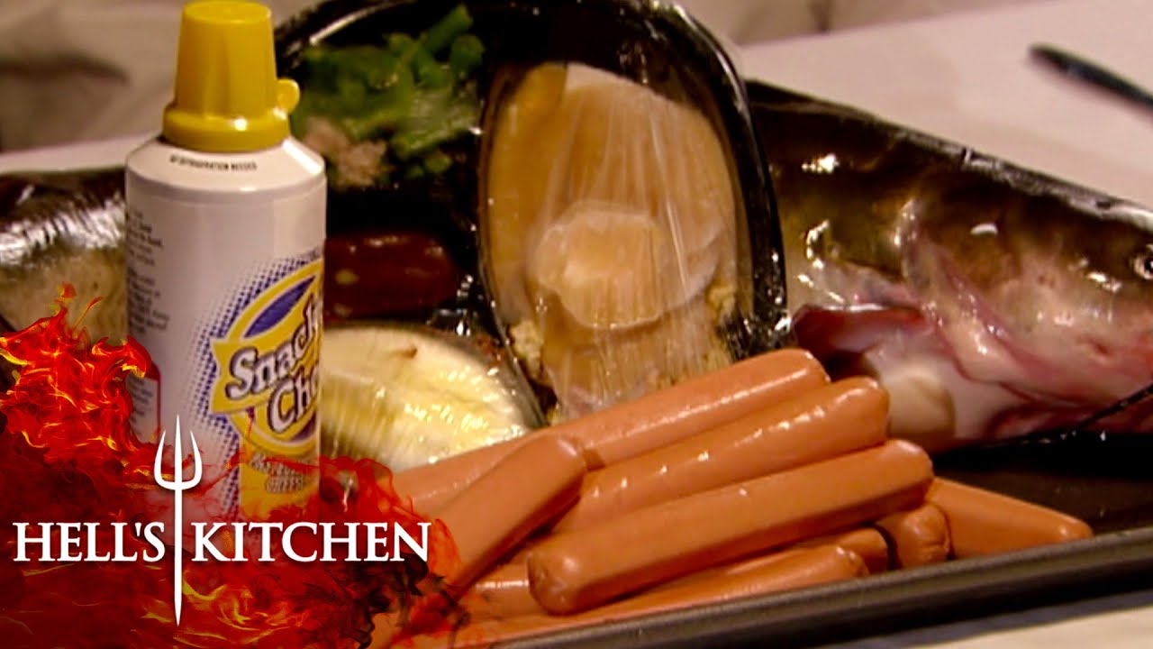 Gordon's Hilarious TV Dinner Prank | Hell's Kitchen