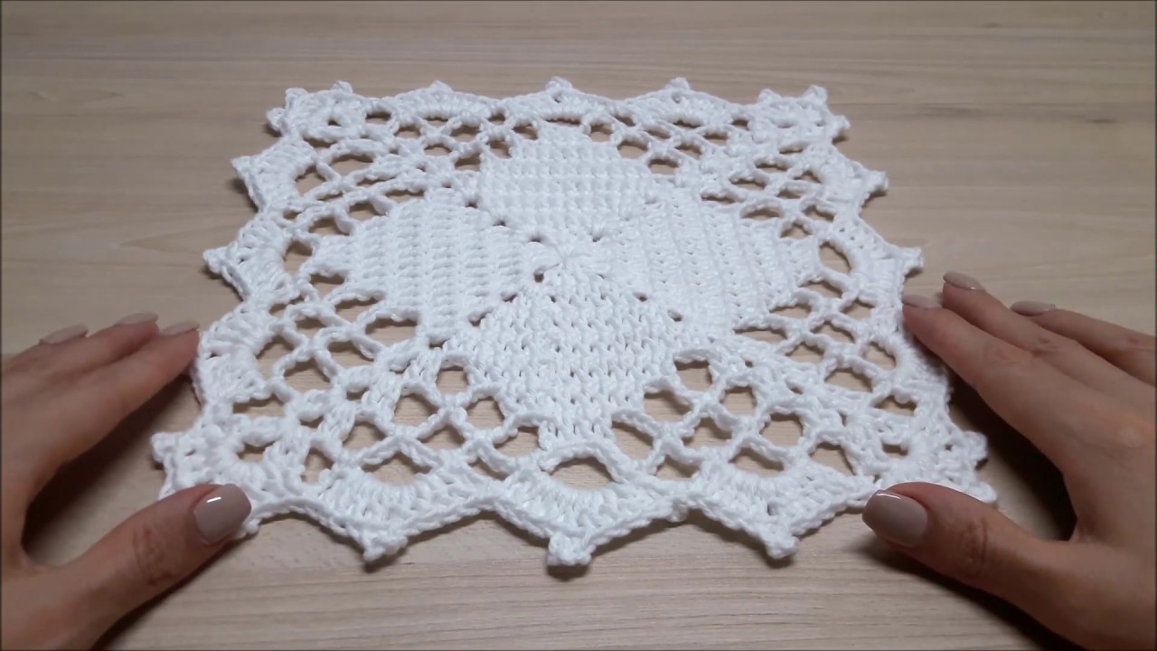 Toalhinha quadrada em Crochê