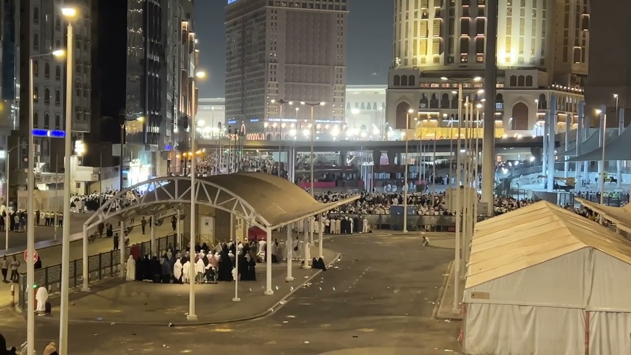 فضيلة الشيخ.أ.د. ياسر الدوسري يزلزل قلوب المصلين بتلاوة هي الافضل في صلاة العشاء من سورة الواقعه 